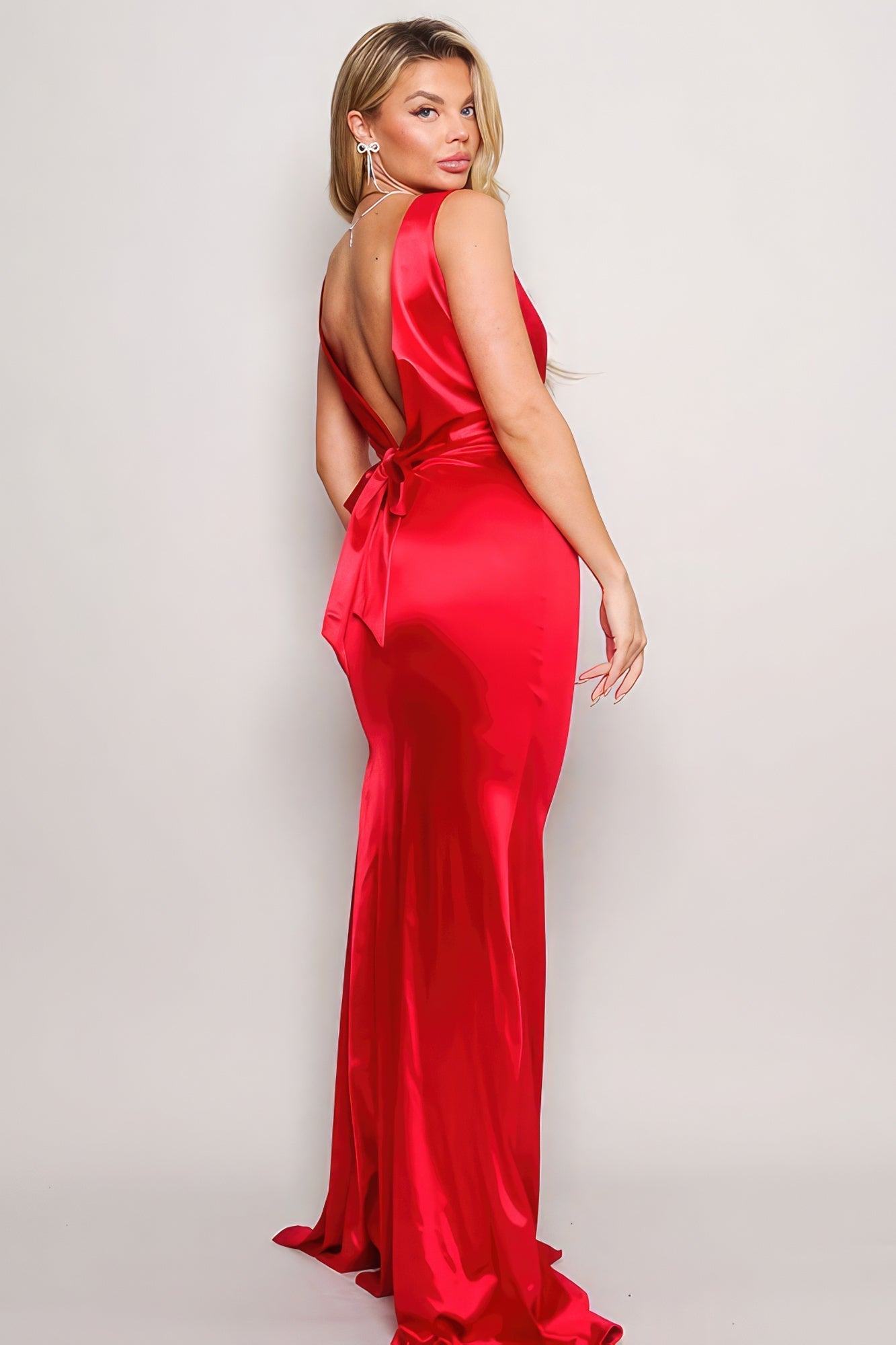 Elegance Sleeveless Deep V Low Back Bow Maxi Dress